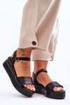 Pohodlné kožené sandály na klínu černá Tifena
