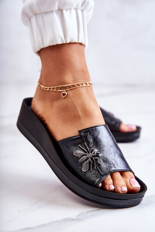 Dámske módne flip -flops s dekoráciou Black Holle