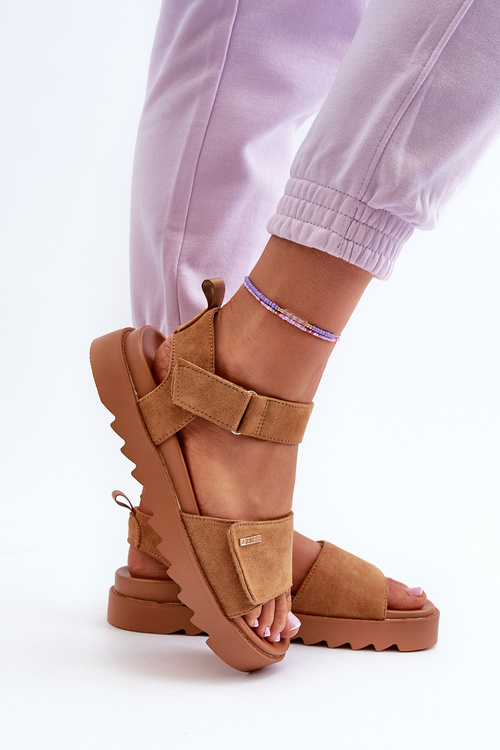 Dámske semišové sandále na platforme Big Star NN274705 hnedé