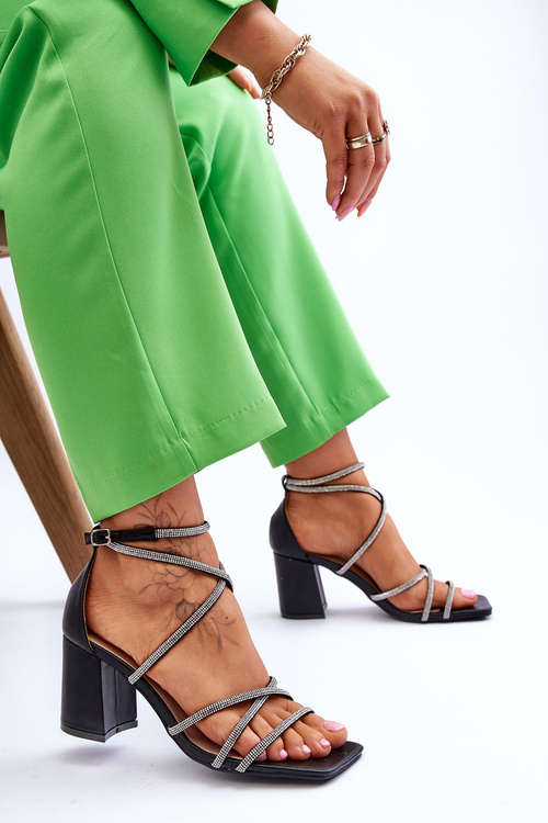 Dámske kožené sandále s vysokými podpätkami čiernymi iviano