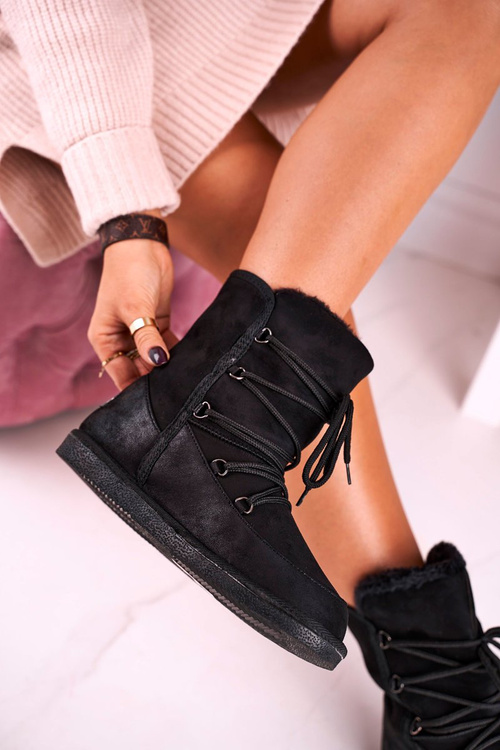 Dámske snehové topánky izolované čiernou kožušinou Ilana