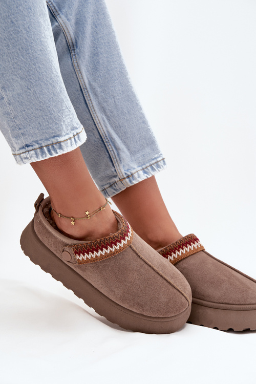 Dámske nízke snehule s pohyblivým pásikom a výšivkou na platforme tmavobéžové Lyrisse