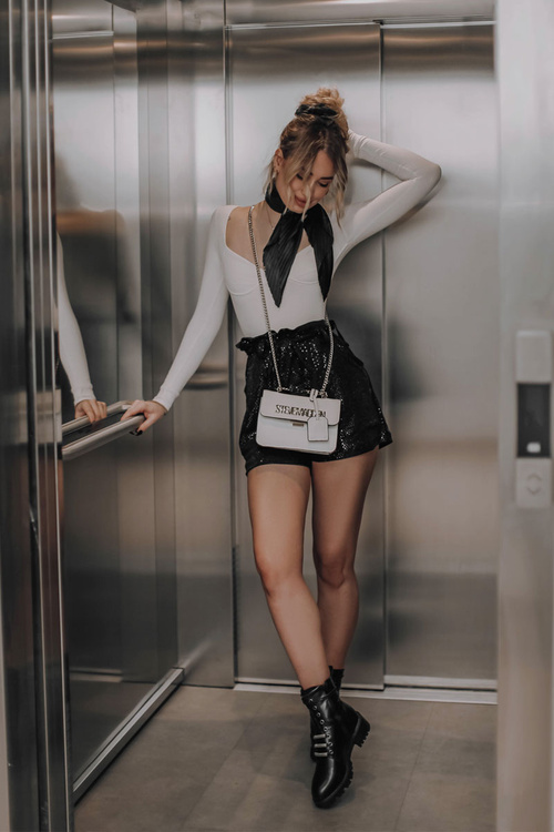 Čierne kožené topánky izolované