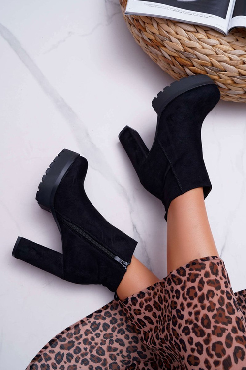 Dámske topánky na čiernom Jokano Suede Post