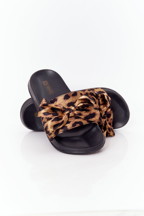 Ženské flip -flops s luk leopardom to porazili