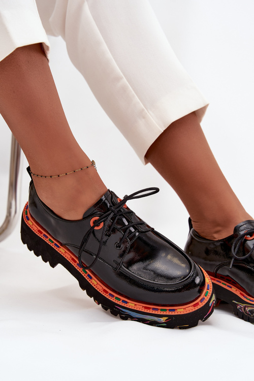 Kožené dámske lakované poltopánky Artiker 57C0176 Čierne