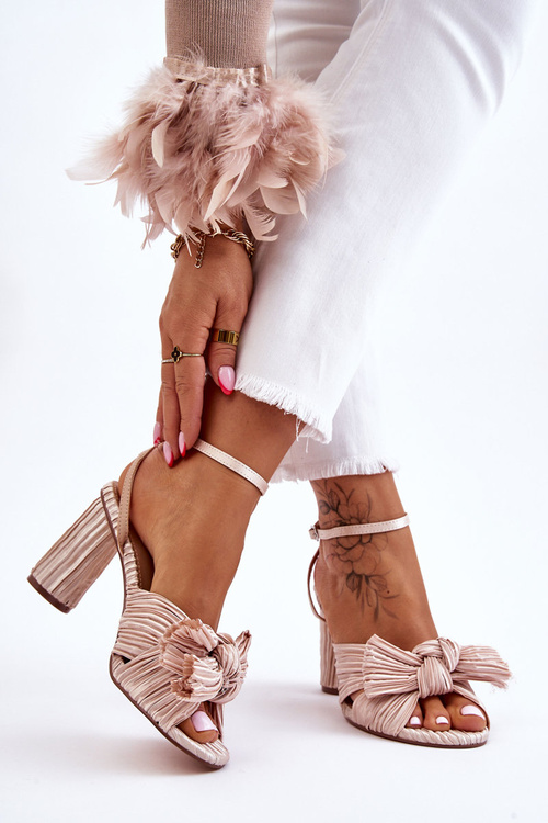 Módne sandále s ľahkým lukom päty Callum