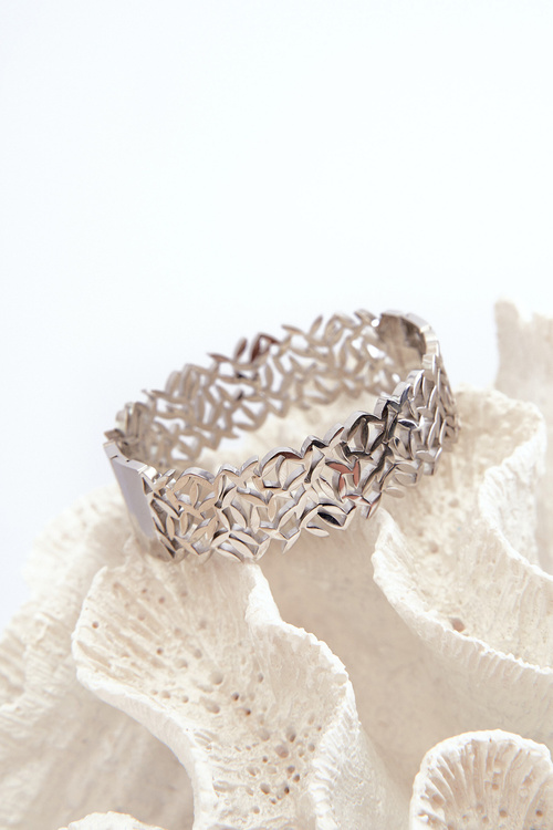 Dámsky náramok z nerezovej ocele strieborný