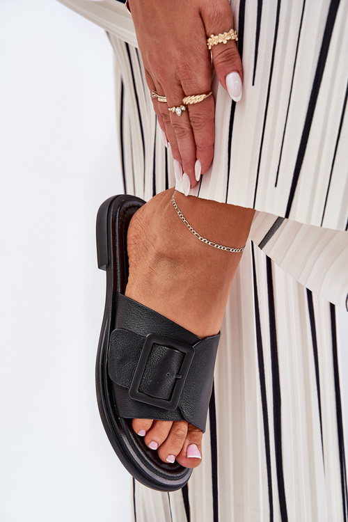 Dámské kožené sandály s přezkou D&A SJ2302-01 Černé