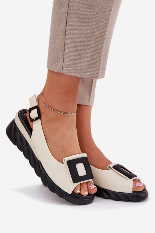 Kožené Dámske Sandále Na Klíne s Dekoráciou Artiker 56C1570 Béžové