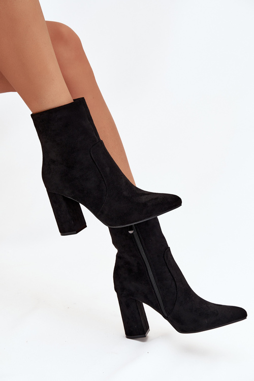 Izolované dámske topánky na podpätku z eko semišu čierne Pralina