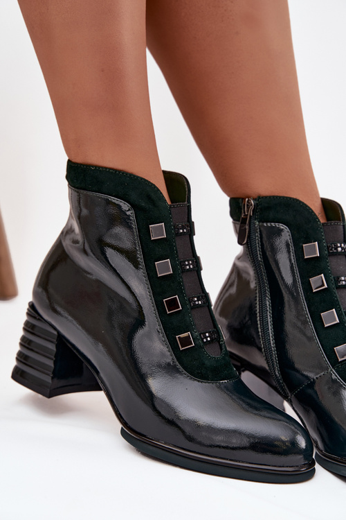 Lakované dámské kotníkové boty z přírodní kůže na podpatku DACR52696 tmavě zelené