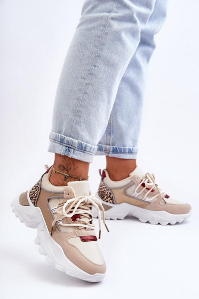 Športové topánky na masívnej béžovej béžovej corene