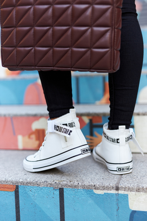 Vysoko izolovaná veľká hviezda GG274027 Biele tenisky