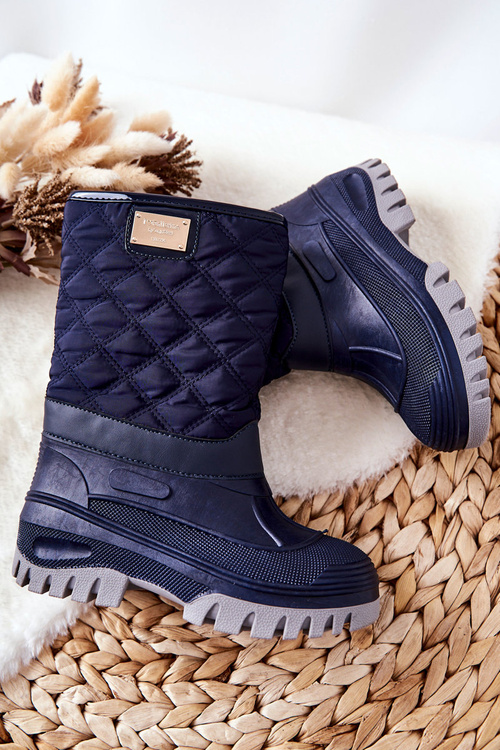 Detské snehové topánky izolované kožušinovým námorným muštom