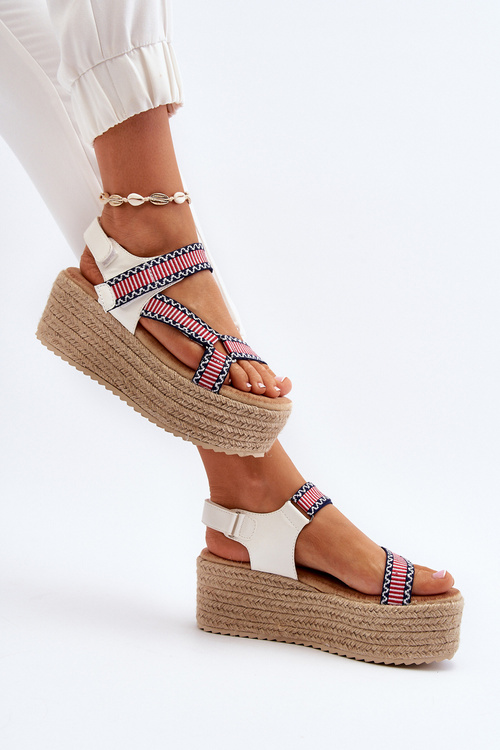 Dámské sandály na pletené masivní podrážce bílé Luminea