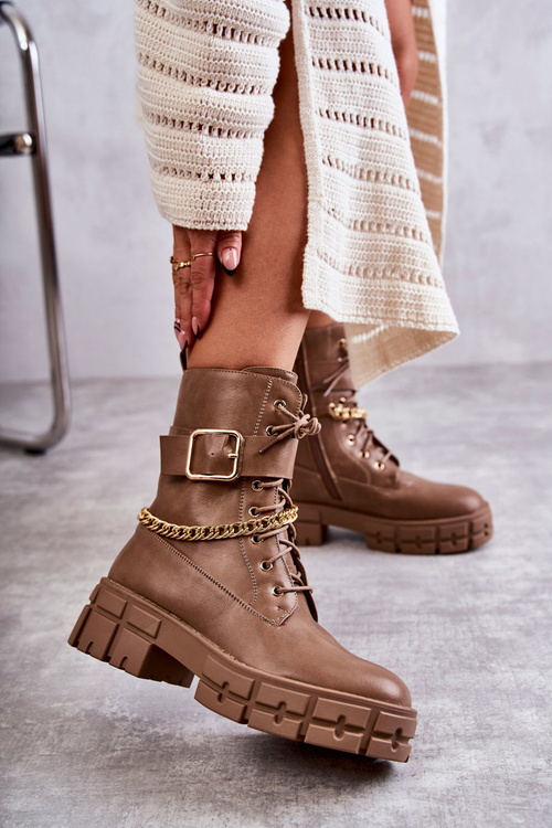 Módne pracovníčky topánky s hnedou reťazou smooletne