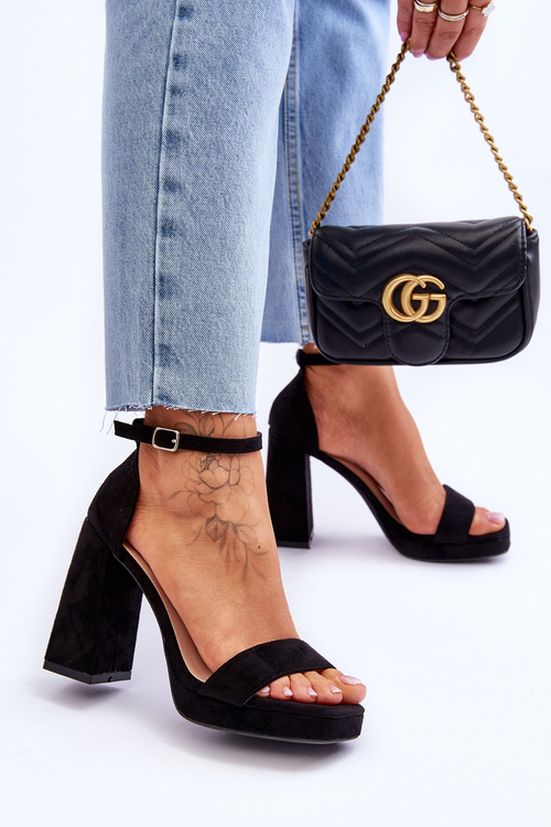 Módne semišové sandále na štvorcovej päte čiernej Merila