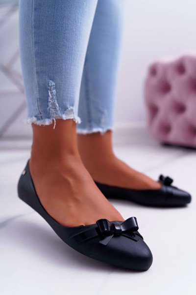 Dámské baleríny černé gumové Syntha