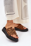 Dámské sandály na platformě a nízkém klínku s ozdobným detailem imitace leopardí kůže hnědé Saqesse
