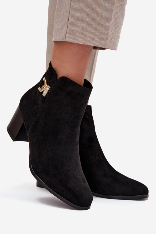 Zateplené dámske čižmy na podpätku so zlatým detailom čierne Renora