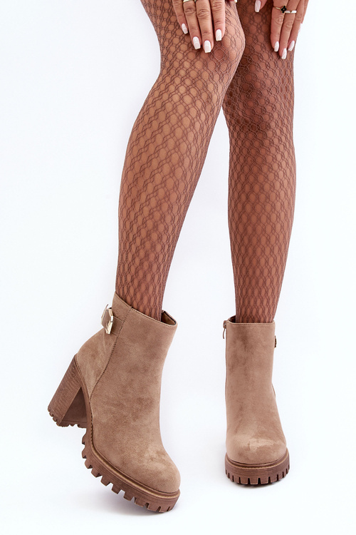 Ženské semišové topánky na Post s dekoráciou béžová menoria