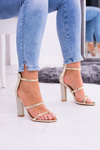 Lu Boo Gold Sandals na Lissa Post