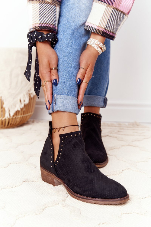 Otvorené topánky s výrezmi čierne šikovné