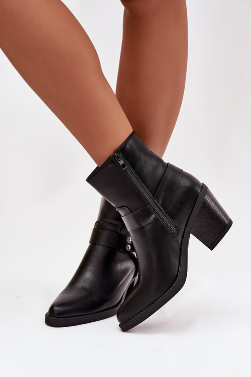 Zateplené dámské kotníkové boty na podpatku s ozdobným prvkem černé Jurelle