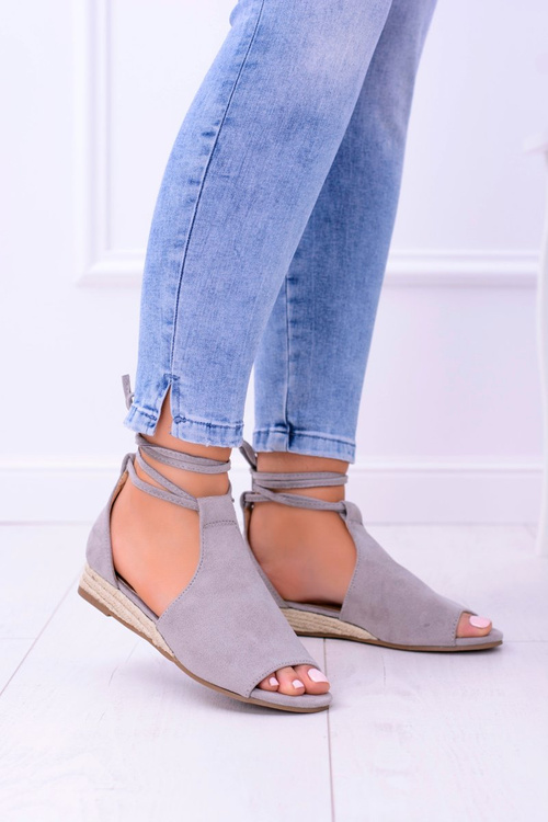 Šedá semišová sandále na svetelnom espanoso klin