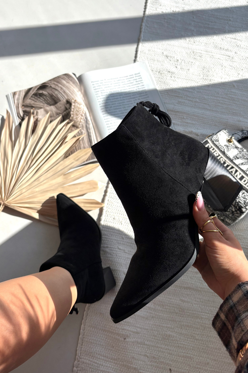 Dámské kotníkové boty na podpatku s tkaničkami černé Halisse