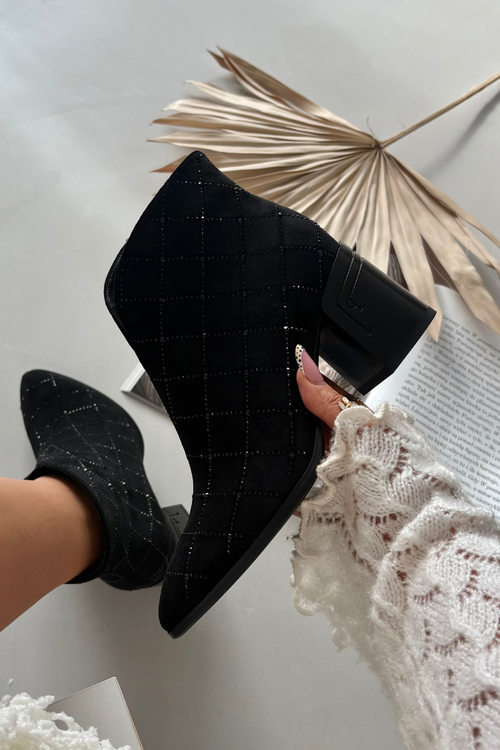 Dámské kotníkové boty na podpatku se zdobením D&A MR52-133 Černé