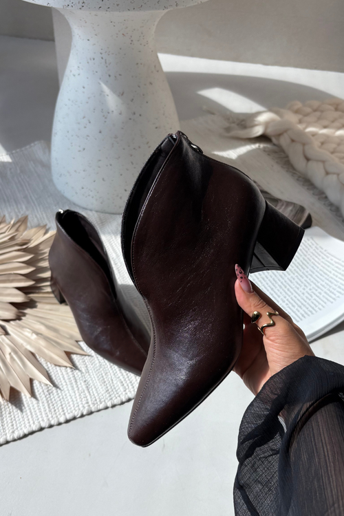 Eko kožené dámske členkové čižmy na opätku čokoládové Rylina