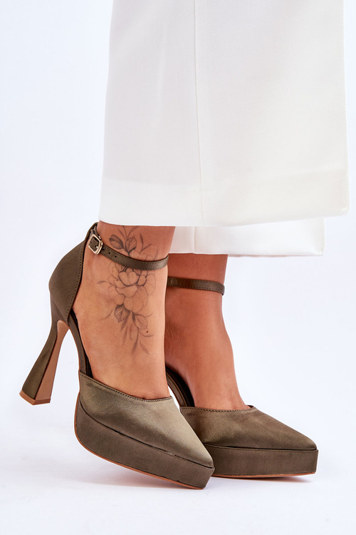 Módne čerpadlá na širšom tmavo zelenom šialenstve