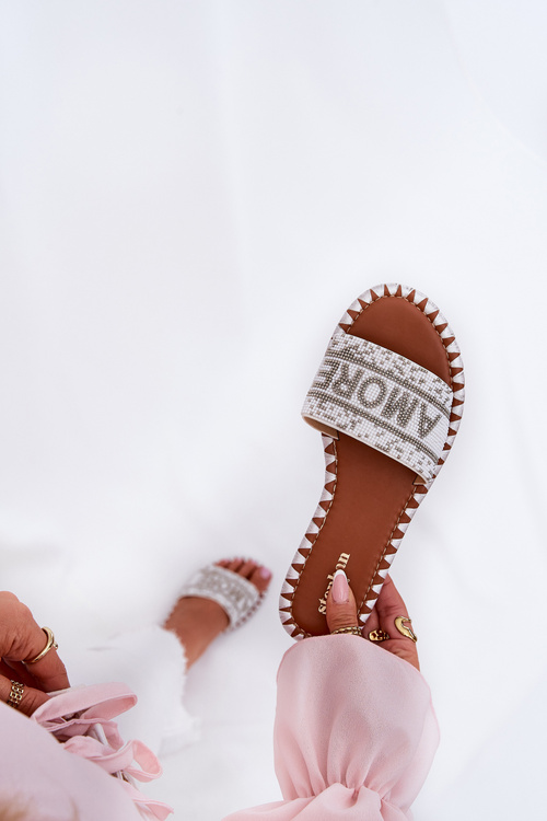 Dámske Šľapky Na Plochéj Päte S Ozdobou Biele Dorfedi