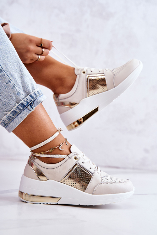 Dámské kožené sportovní boty na klínu béžová a bílá Larson