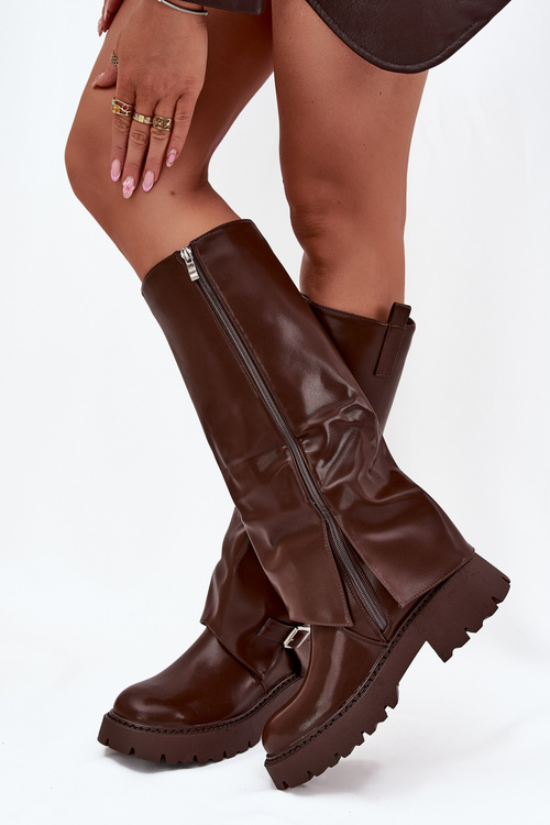 Zateplené kozačky s ohrnutým svrškem a přezkou čokoládové Fiorae