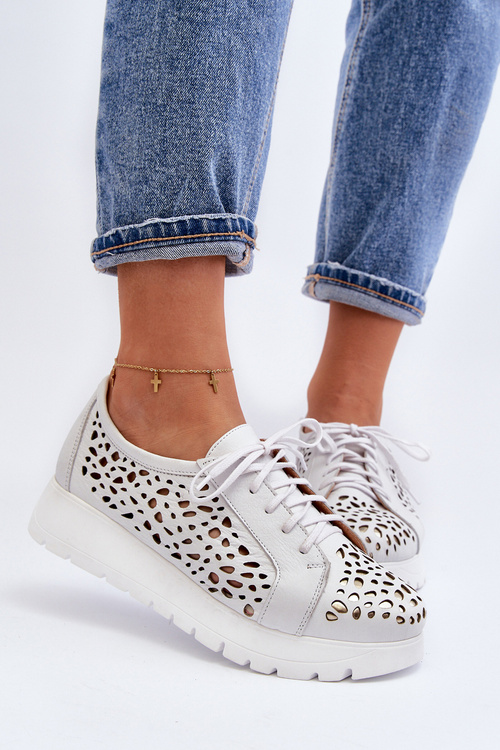 Dámská kožená polobotka s ažurovým vzorem Zazoo 2821 Světle šedá