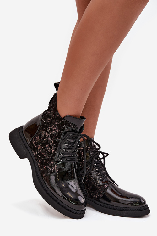 Lakované dámske čižmy s podšívkou D&A CR52-613 Čierne