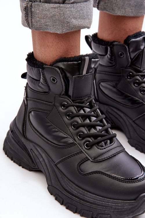 Izolovaná dámska športová topánka čipka -up čierna dejana