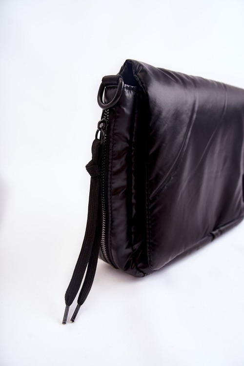 Dámská taška Big Star Messenger Bag KK574015 Černá