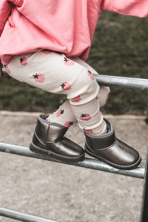 Izolované detské topánky snehové topánky Piper Scooby