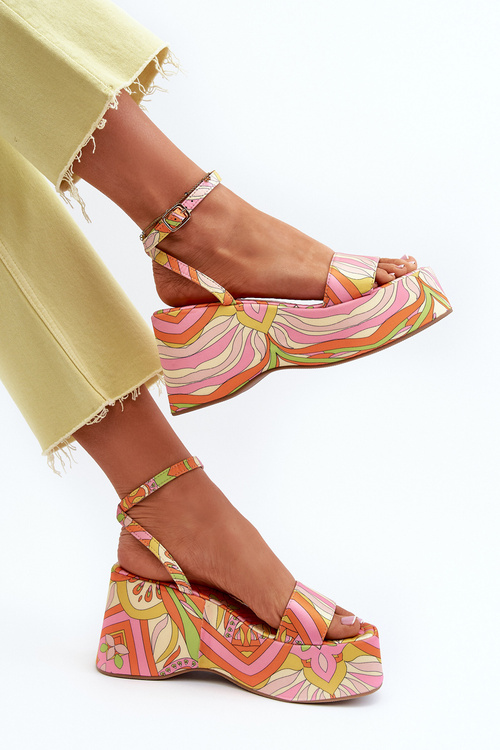 Vzorované sandály na platformě a klínku Multikolor Wiandia