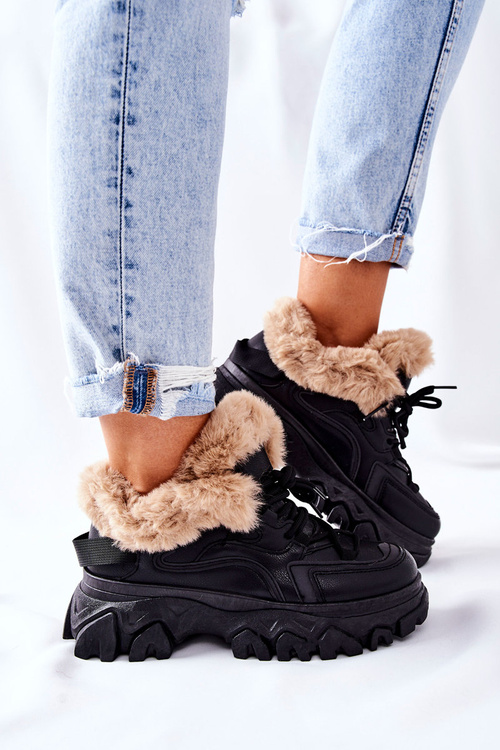 Dámske izolované čierne limerick turistické topánky