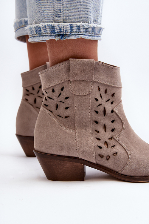 Zazoo 2870 Zamszové Botky Na Nízkém Podpatku Ažurové Bežové