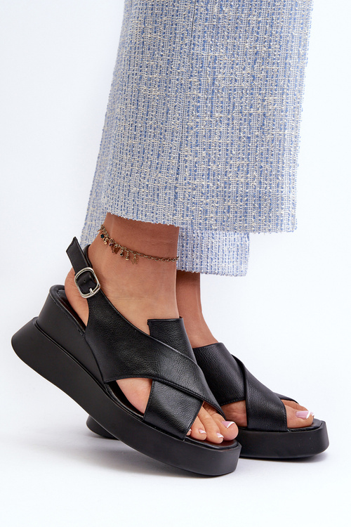 Dámské sandály z ekokože na platformě a klíně černé Vaiara