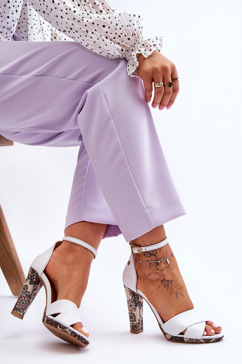 Kožené sandály na podpatku Maciejka 06081-11 Bílá