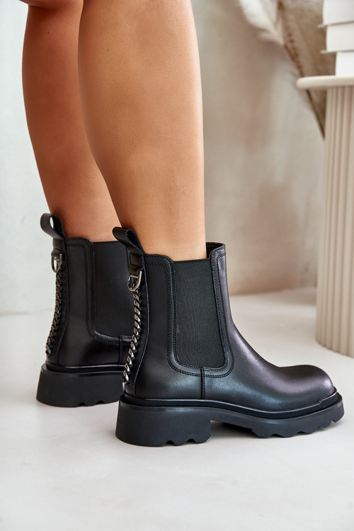 Kožené Čižmy S Dekoratívnym Reťazcom Zateplené D&A JC42-86 Čierne