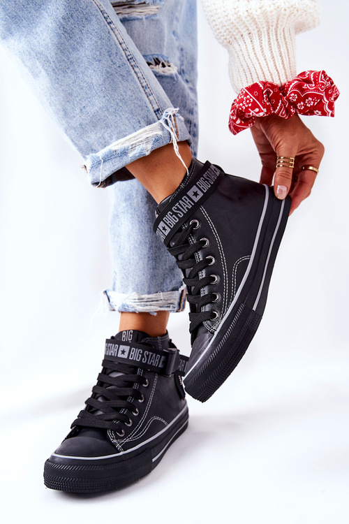 Vysoko izolovaná veľká hviezda GG274026 čierne tenisky