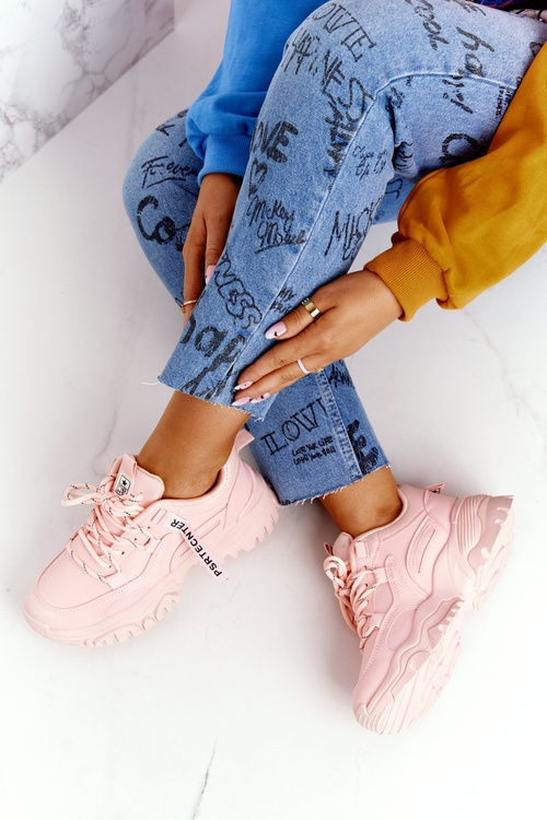 Dámske tenisky na masívnom jedinom ružovom smiechu